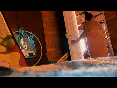 ❤️ My oom volg my in die stort, hy naai my terwyl ek stort. ❤❌ Pornovideo by ons ❌❤