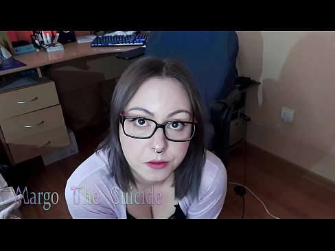 ❤️ Sexy meisie met bril suig dildo diep op kamera ❤❌ Pornovideo by ons ❌❤